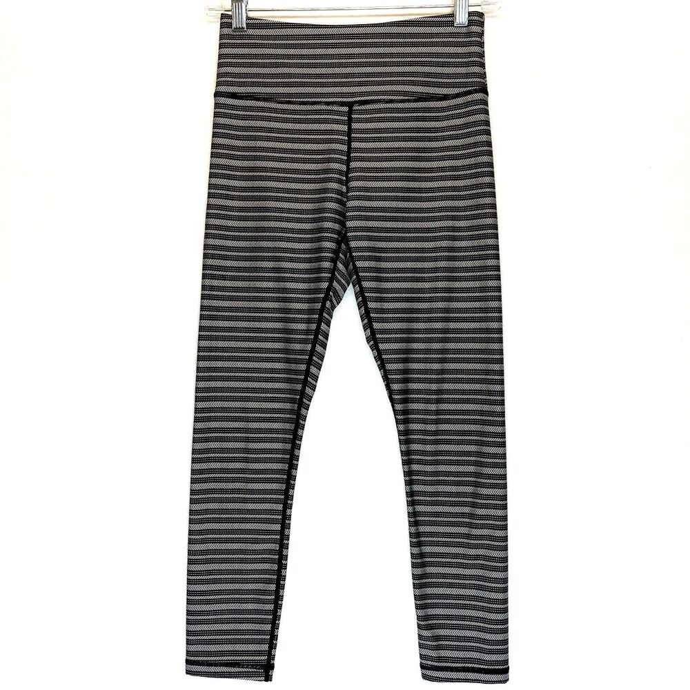 Zyia Active Legging Size 4 Black White Striped Cropped Athleisure Yoga‎ Walking